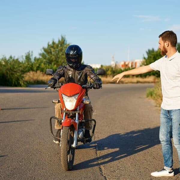 Passer le permis moto en toute simplicité – les étapes à suivre